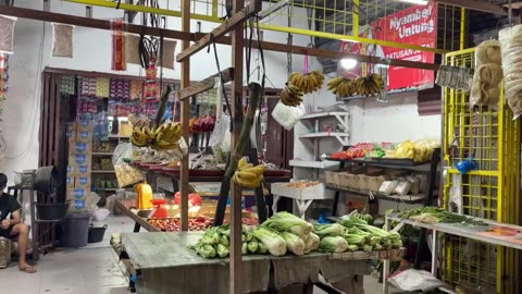 Fresh Veggies Hunt – Shopping at the Traditional Market