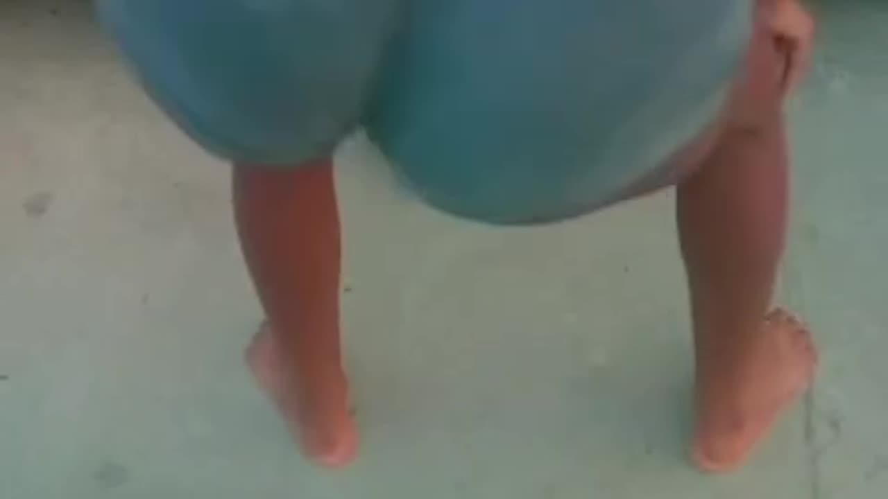 Thick Curvy Babe Twerk.