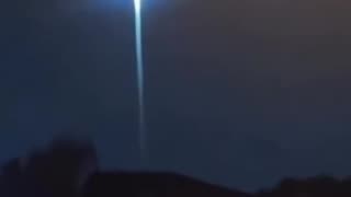 BREAKING NEWS: An entire urban neighborhood is reporting that they are witnessing a UFO