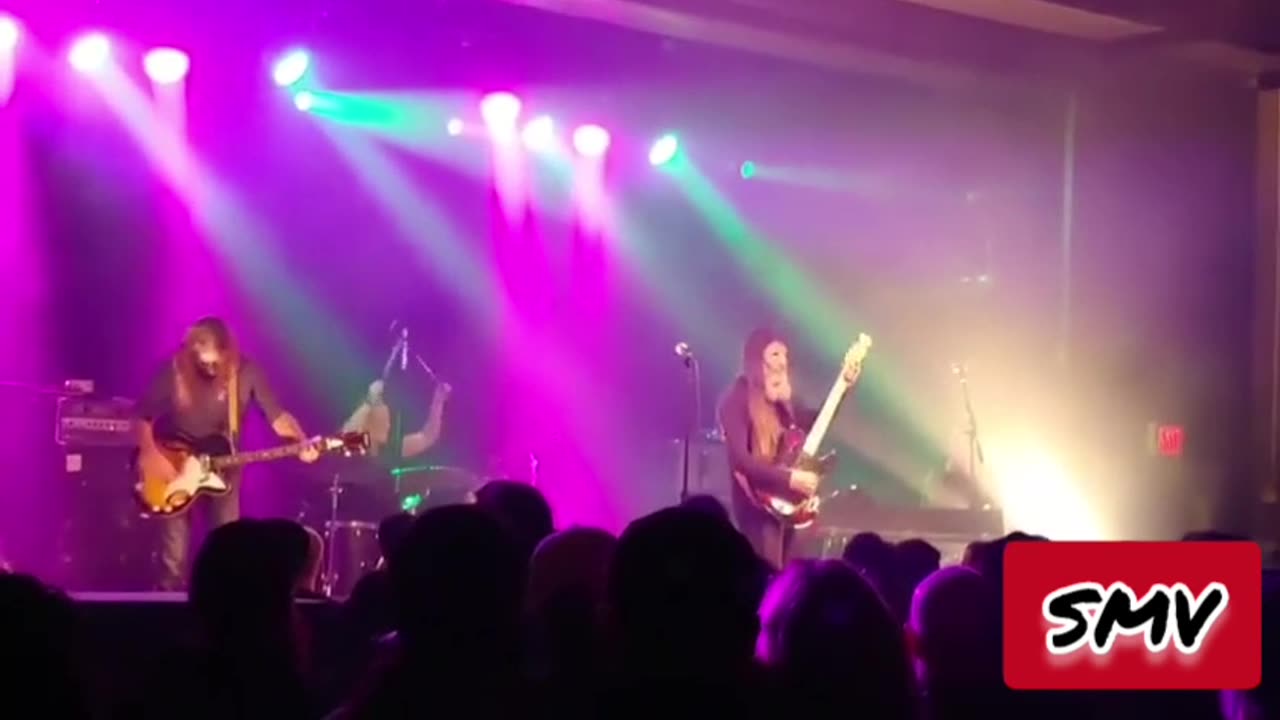 #ShittyMillennialVideos π±πΉπ¬ Earth π - Bees & Lion's ππ―π¦π @ Wonder Ballroom Portland, OR 10/10/2018