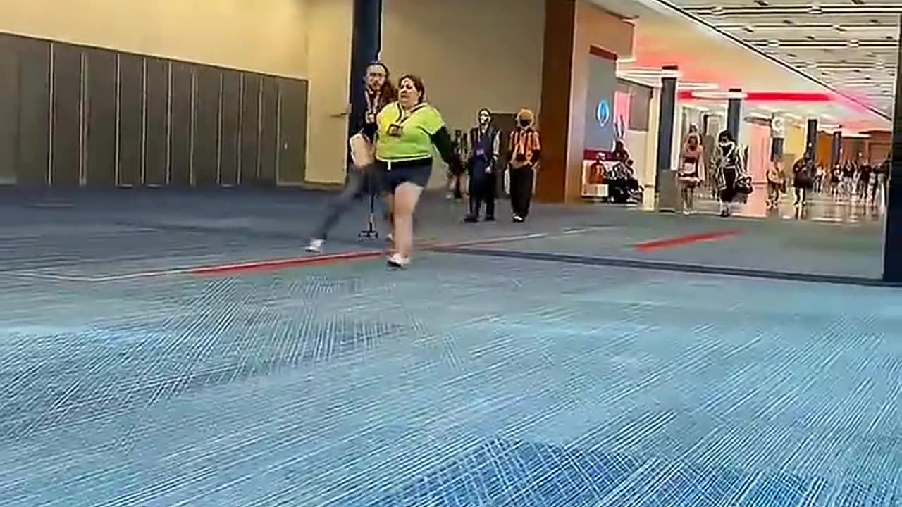 🚫🥤 To Stop Someone from Checking a Vending Machine! | FunFM