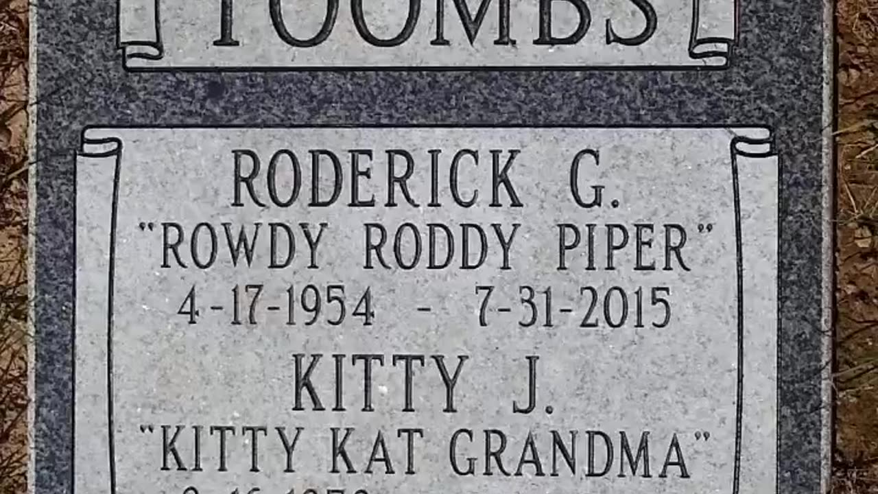 FAMOUS GRAVES - VOL. 371: ROWDY RODDY PIPER