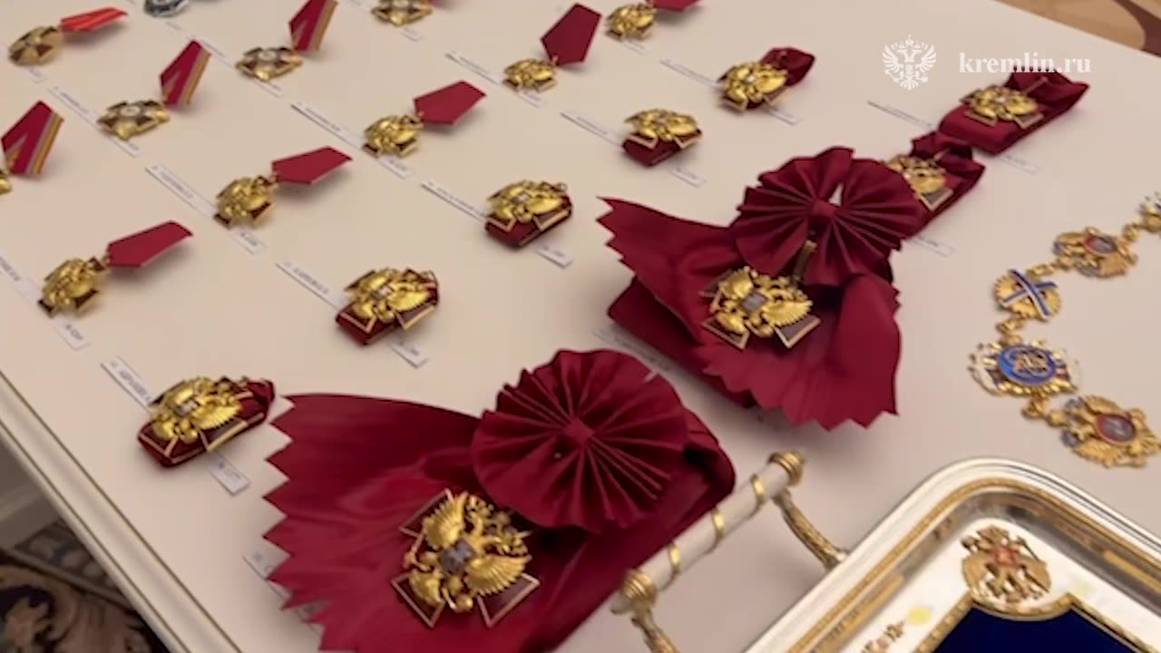 В Екатерининском зале Кремля ожидают прибытия Владимира Путина