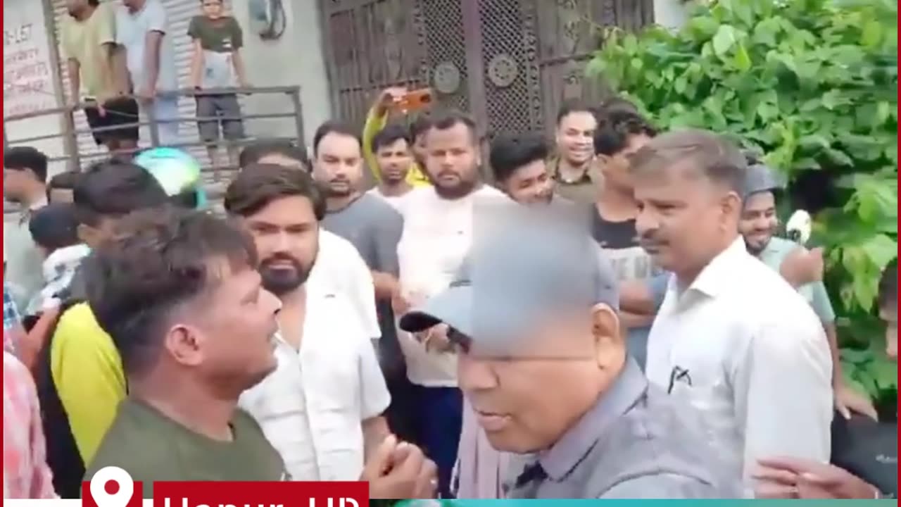 E-Rickshaw Driver Molests Girl Student on Meerut Road, Thrashed by Public in Hapur
