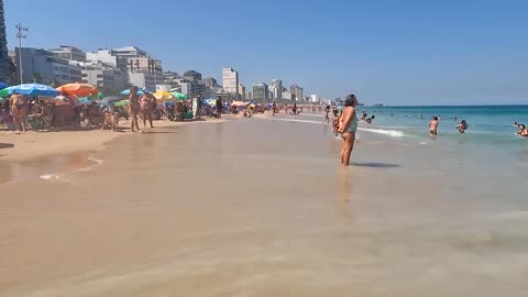 🇧🇷 Walking Leblon beach | 🇧🇷 Rio de Janeiro, Brazil - 2025