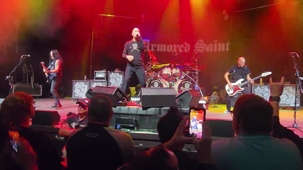 Armored saint ( live)