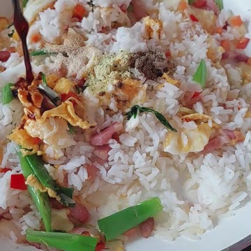 Bacon Fried Rice? 🥓🍚✨ Best Fried Rice Combo? Veggies, Sausage & Eggs 🍳🌟 3ThreeEggs #FriedRice