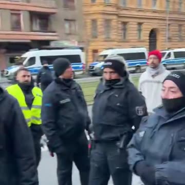 Islamists in Germany chant “We hate Germany,” and call to burn the country down.