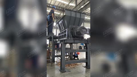 GD6 Twin-Shaft Shredder for Wooden Pallets!