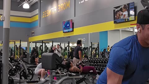 Over hand back hand Barbell Shrugs #lafitness #chuzefitness #planetfitness #preworkout #protein