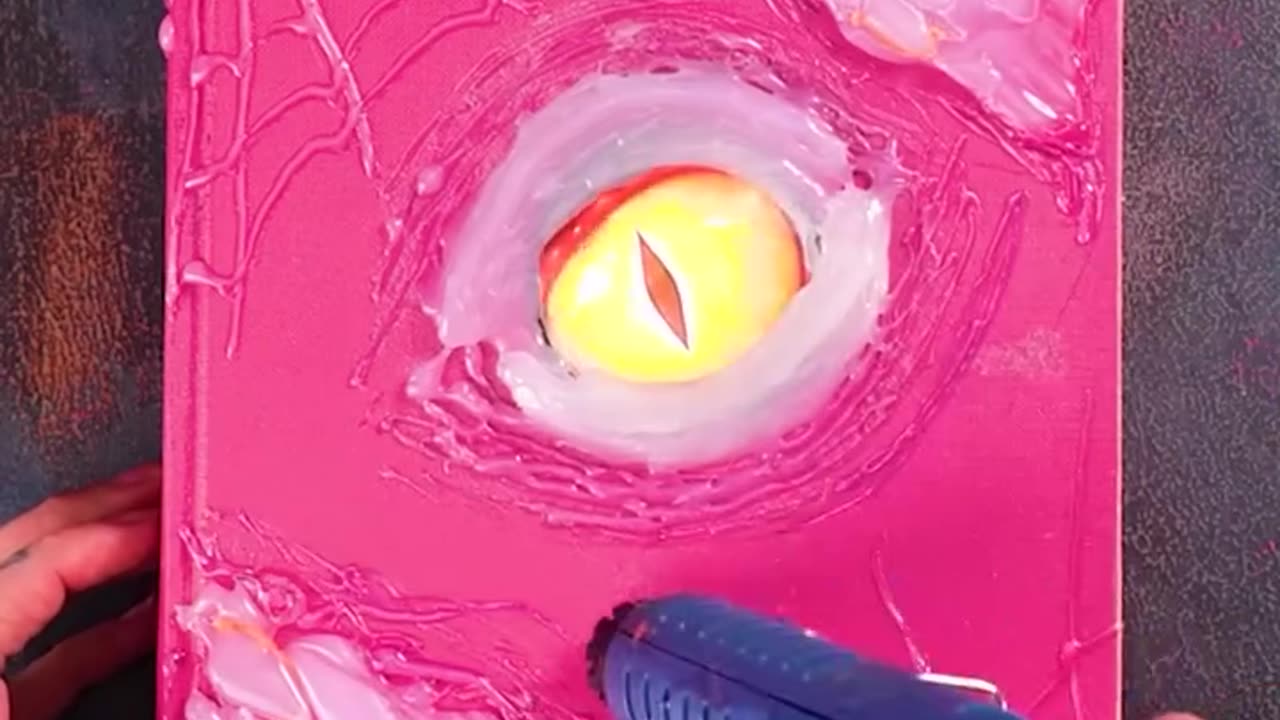 Who else wants their book to stare back at them? 👁️🐉