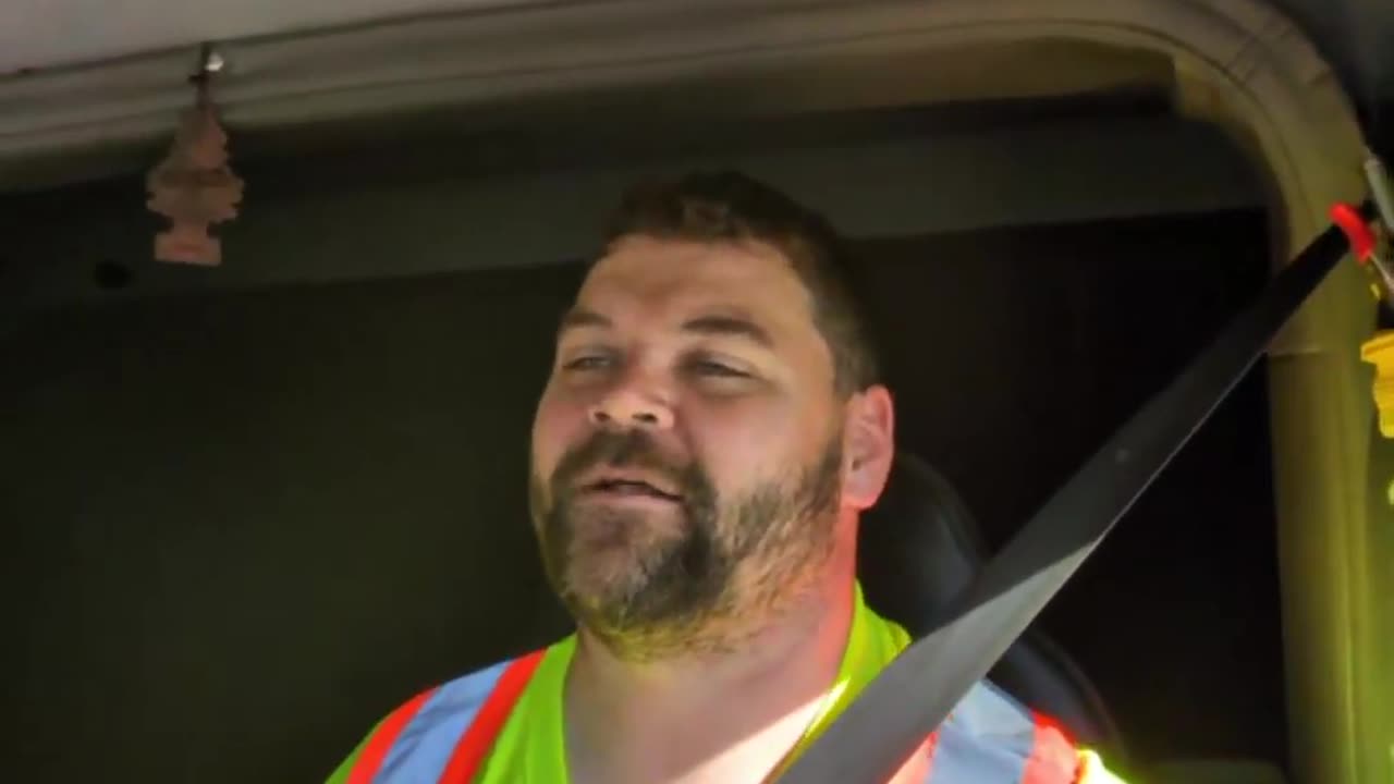 Diesel is live! at work-OOa6IX_jjEI