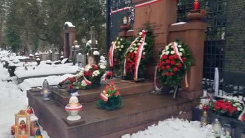 Przed Grobem Roman Dmowskim