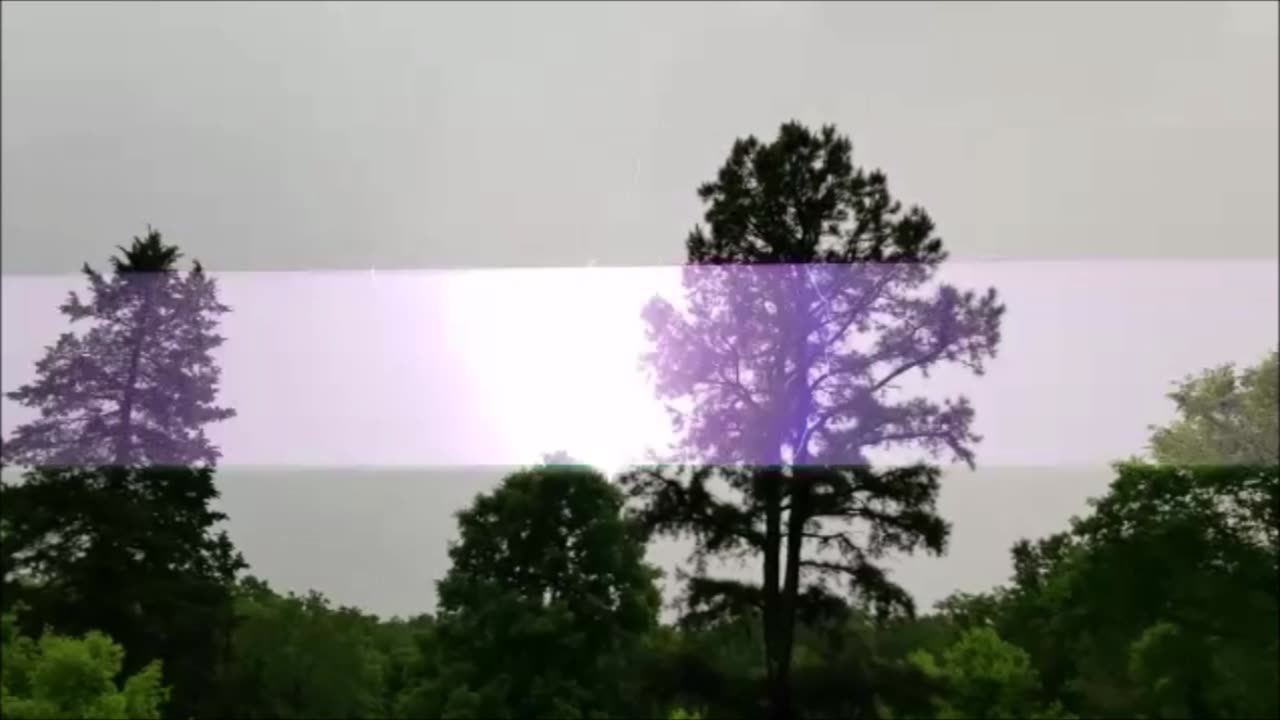 Lightnings upward streamer