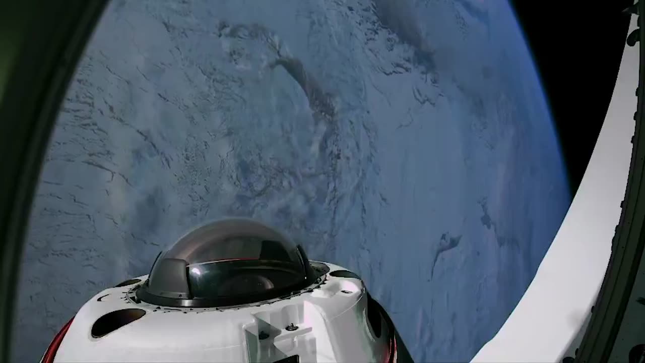 Watch chilling 1st views of Earth's poles seen by SpaceX Fram2 astronauts
