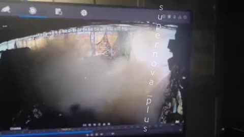 🇺🇦🐝 The attack of a swarm of the FPV drones of the Armed Forces of Ukraine on Russian position!