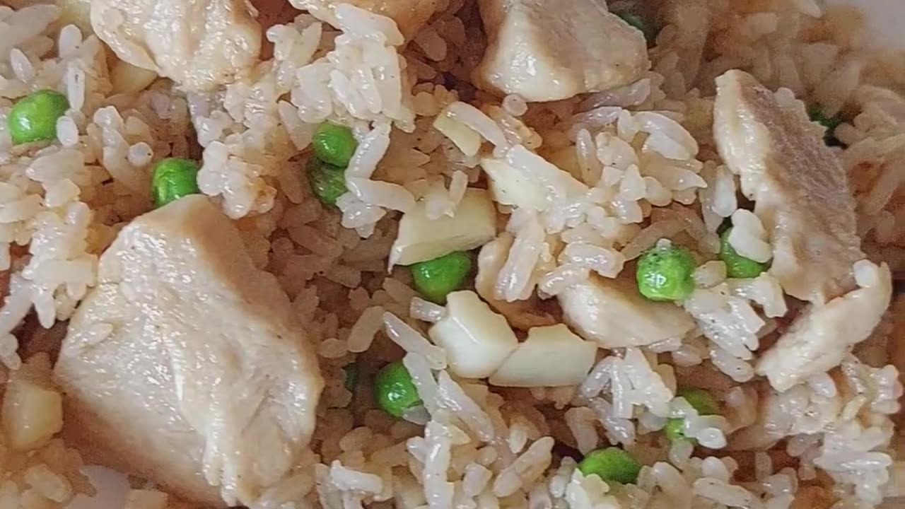 Overload Meaty Chicken Fried Rice. #Three3Egg #3eggs #chicken #FriedRice #EggFriedRice