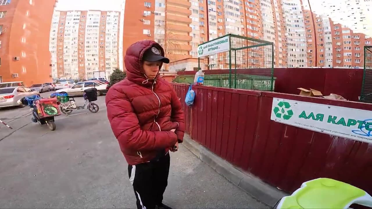 Как я зарабатываю лазая по мусоркам ? Dumpster Diving RUSSIA