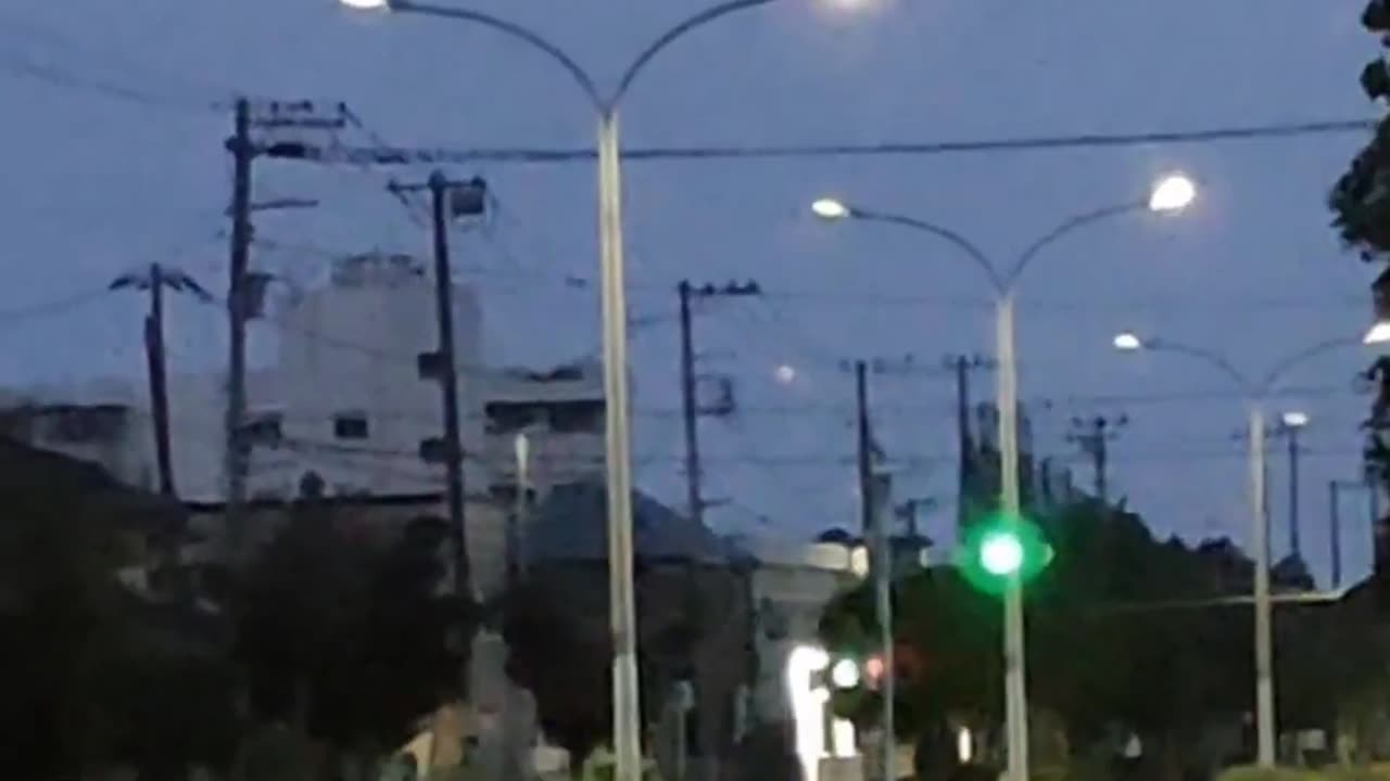 Observation réelle d'OVNI ! Un vaisseau spatial dans le ciel thaïlandais