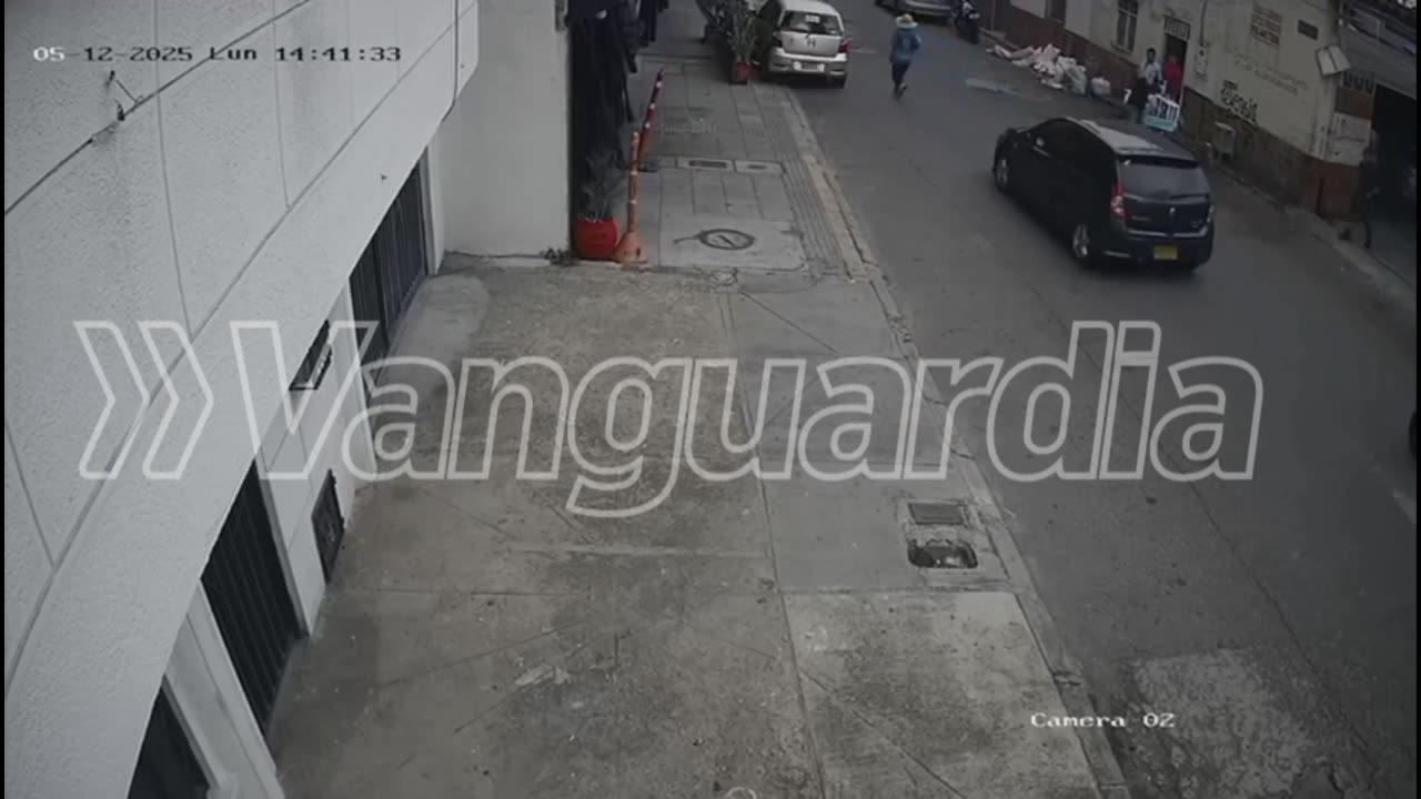 Video registró violento hurto en Bucaramanga: ladrón le disparó a la víctima en la cabeza