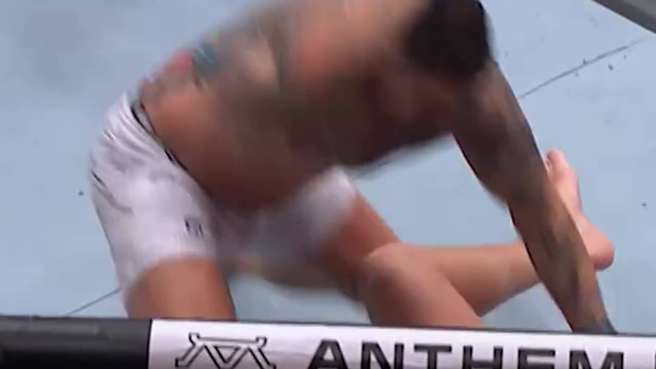 England's Own 🏴󠁧󠁢󠁥󠁮󠁧󠁿 Tom Aspinall became a UFC champ in 69 seconds with this KO 😮‍💨 🏆