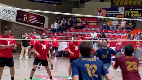 Lozano #12 #voleibolzone653