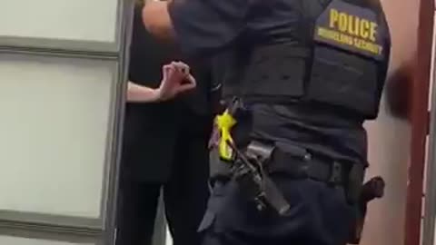 DHS officers raid Jerry Nadler's New York Office over harboring rioters