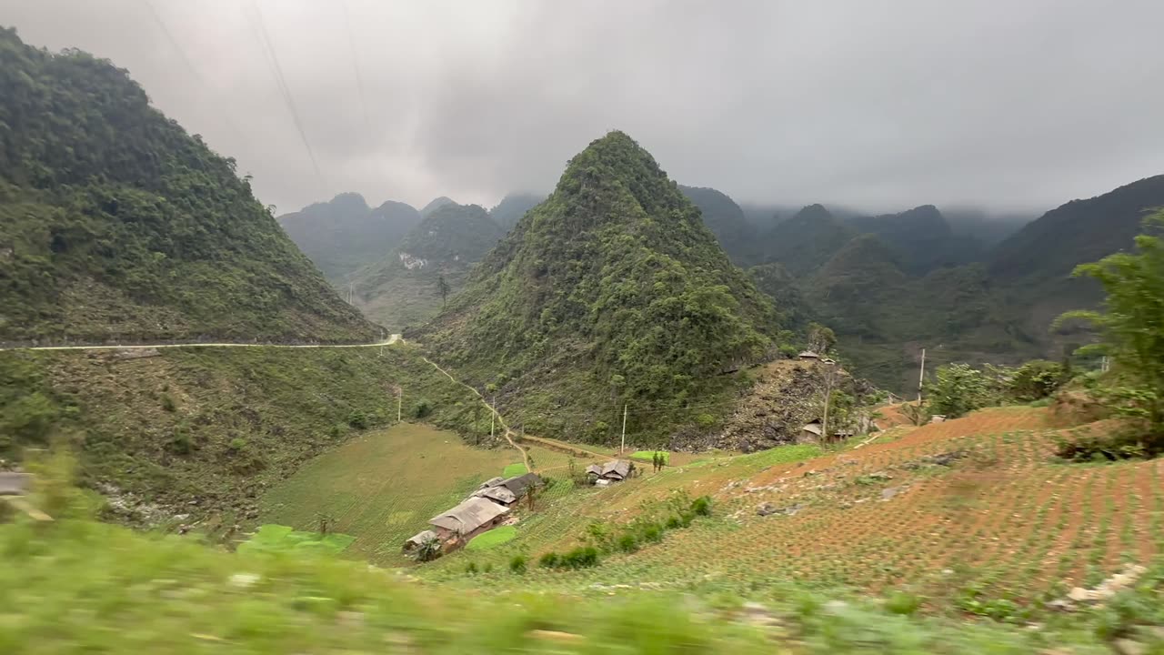 Riding on the Ha Giang Loop in Vietnam (part 12)
