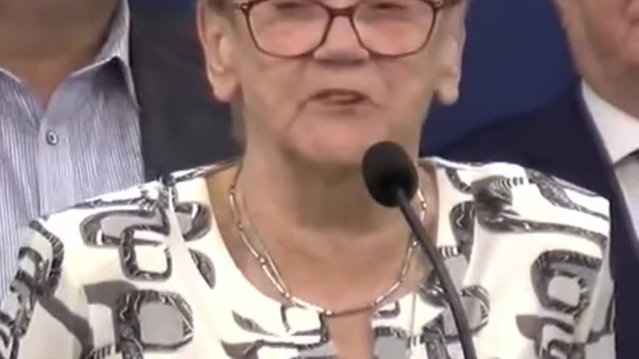 Prof. Grażyna Cichosz krótko