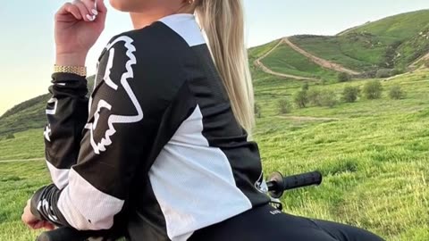 Katie Sigmond – YouTuber & Instagram Model. Short bio, Lifestyle, Fashion, Interesting Facts & More