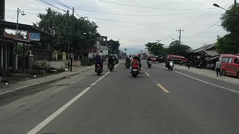 Motorbike Riding Vlog: Exploring the City Streets