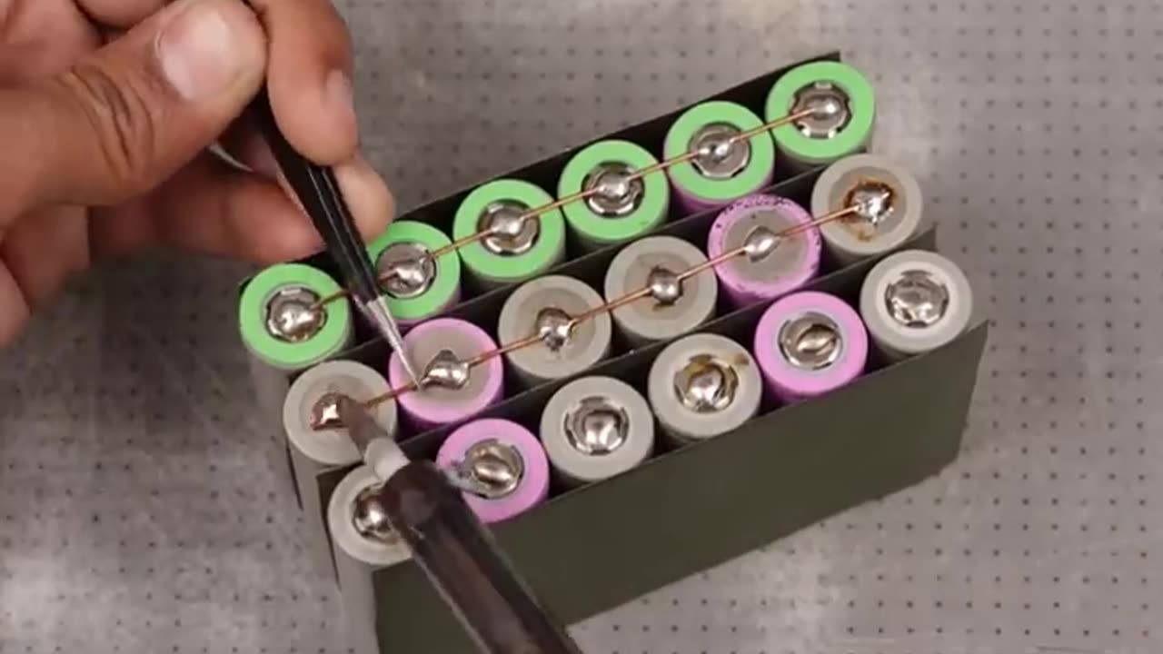 How to make 12 volt high power lithium ion battery #shorts