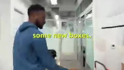 Viral: MKBHD Studio Tour 2025 ((breathing intensifies))