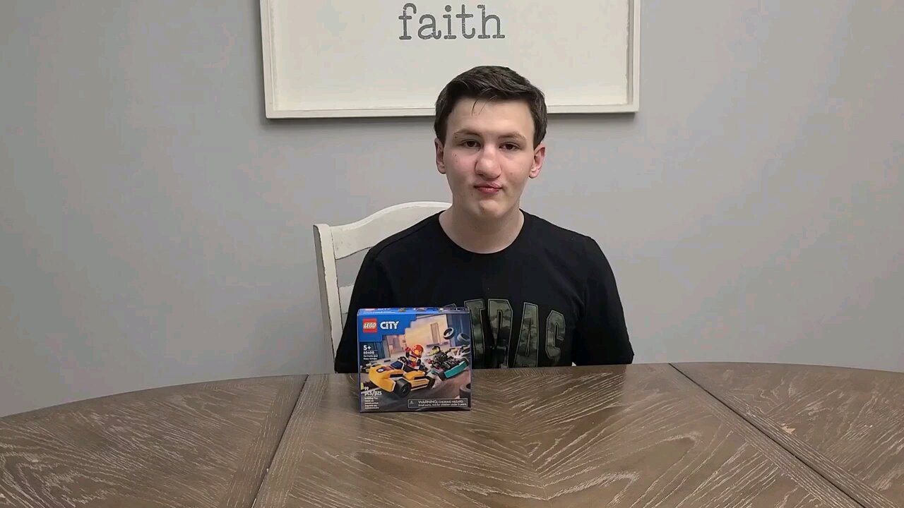LEGO Go Karts and Race Drivers Set Build & Review