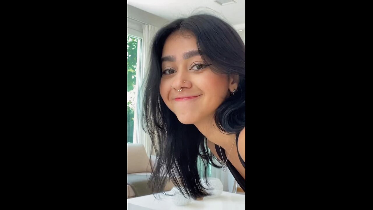 Carnival Vibes! Dancer with Tattoos & Piercing - 5 Minutinhos Transformation