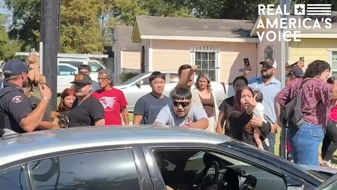 Language warning! More of the activist left attacking #ICE for removing criminals⚠️