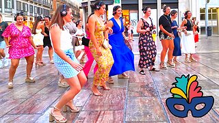 💃 Silent Party time 🇪🇸 — Women vibing downtown – Silent Party time