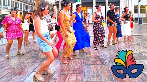 💃 Silent Party time 🇪🇸 — Women vibing downtown – Silent Party time