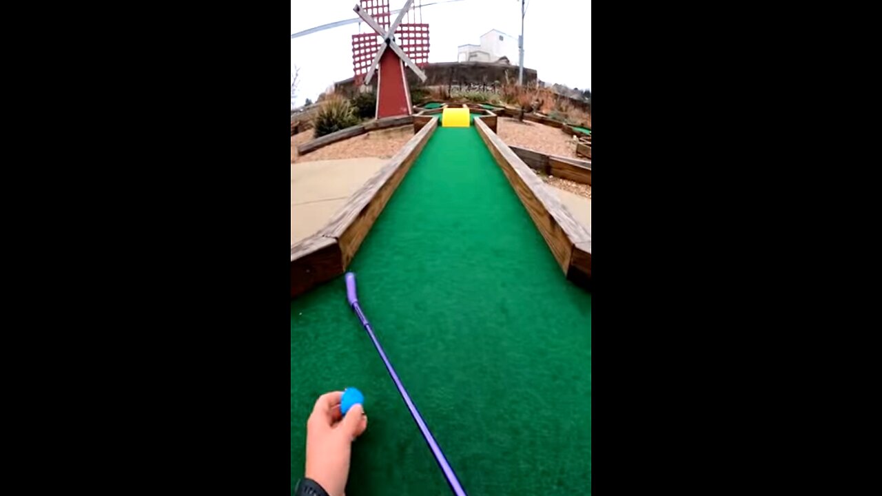 How2Basic Attempts Minigolf #how2basic #minigolf #funny #sora