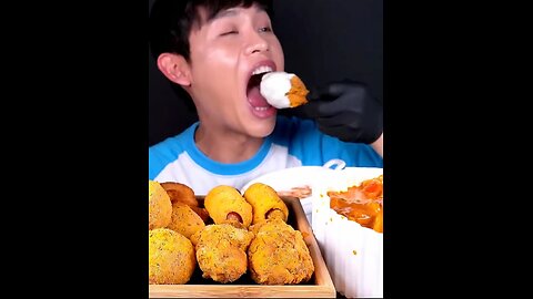 Cheese fried chicken legs, cheese fried hot dogs, cheese sticks, fried rice cakes and fish cakes