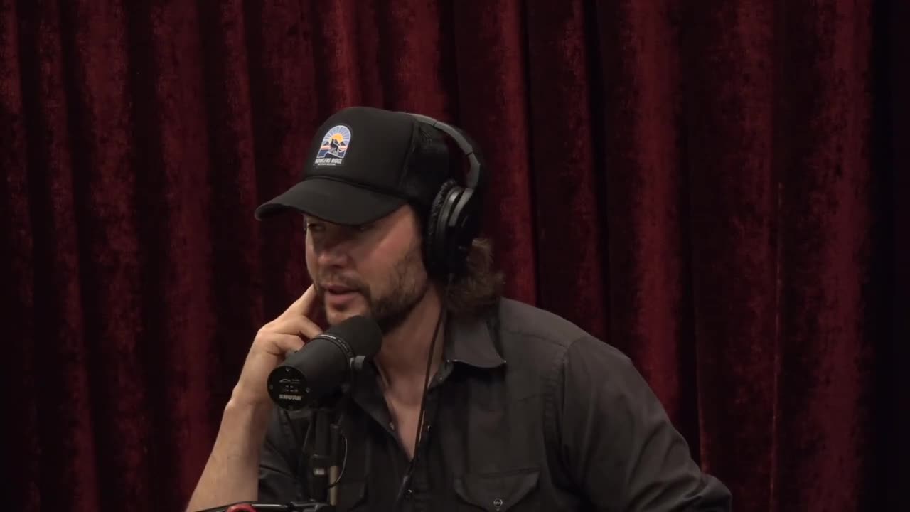 The Joe Rogan Experience | Taylor Kitsch (2381)