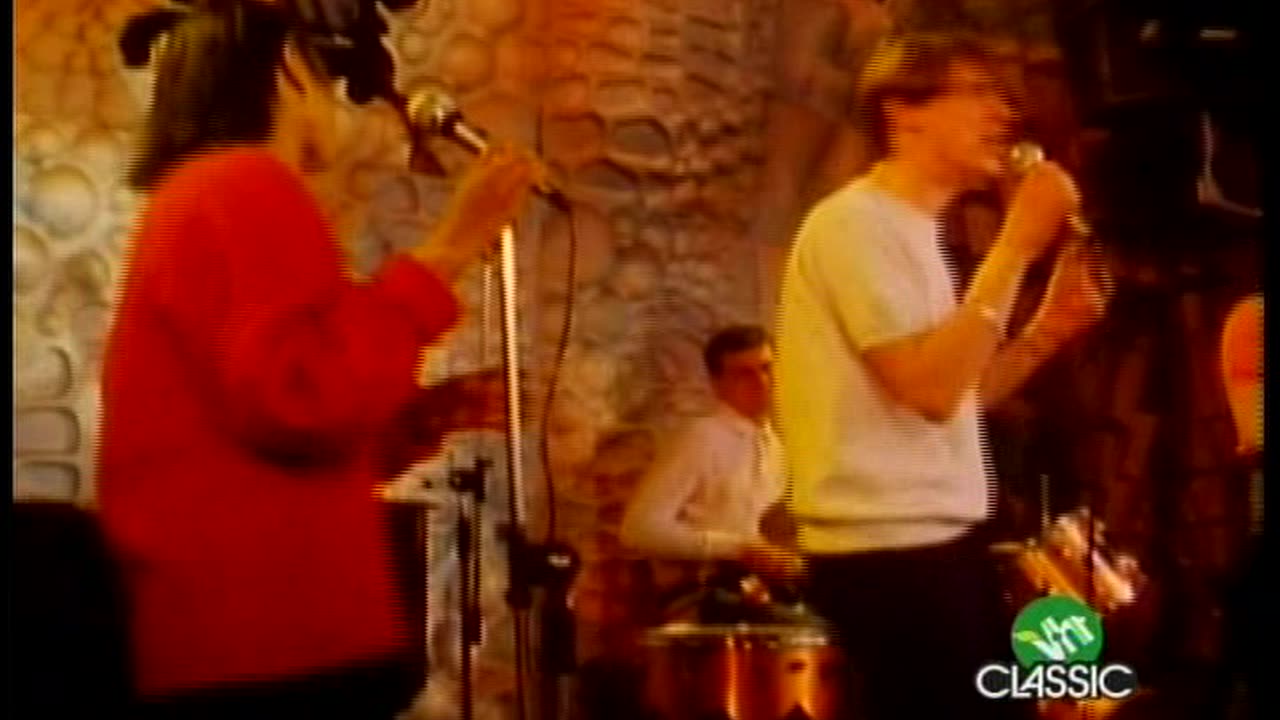 Style Council - Walls Come Tumbling Down