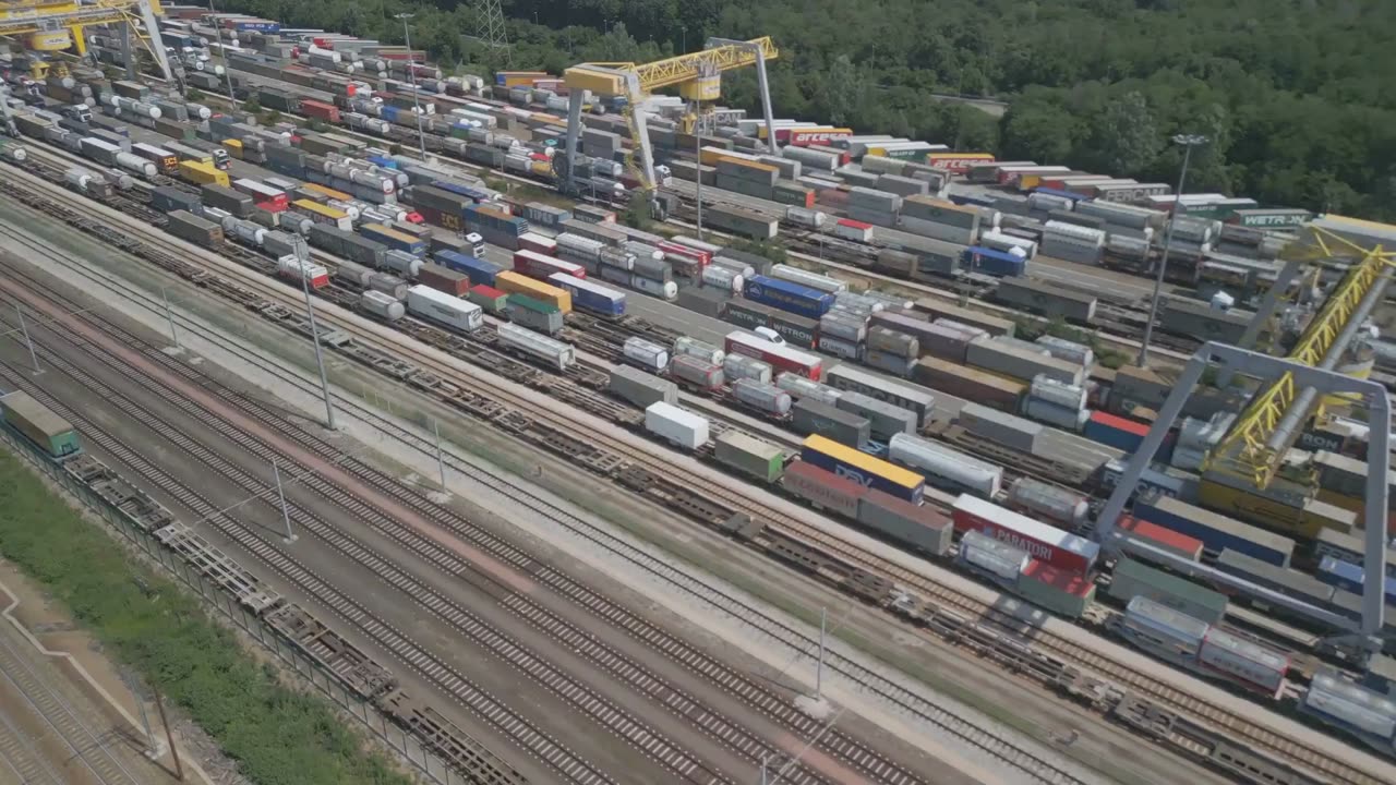 Tariffs Showdown: Canada vs. USA - Who's Hit Harder?