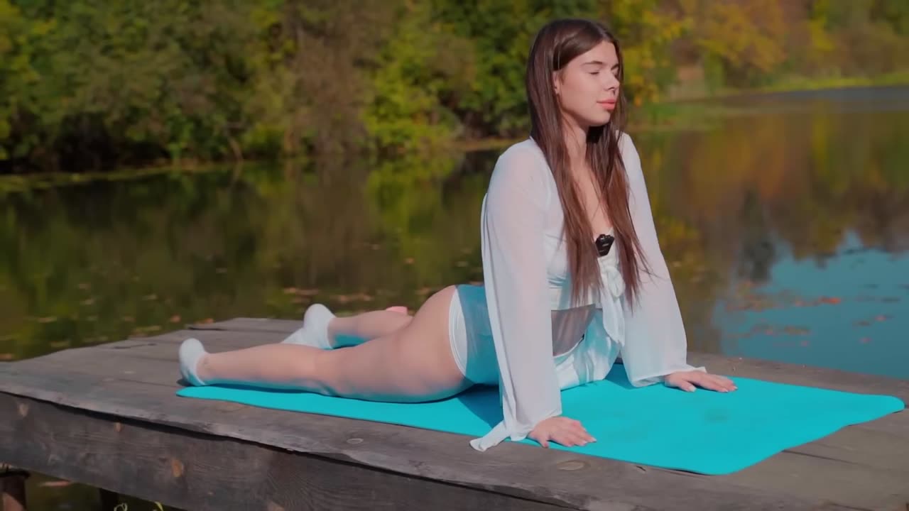 NATURE-FUELED FLEXIBILITY LISA'S STRETCHING SESSION BY THE WATER