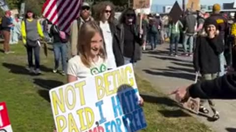 Lib has his young daughters holding a “I hate Trump for free” sign at the ‘No Kings’ in Portland