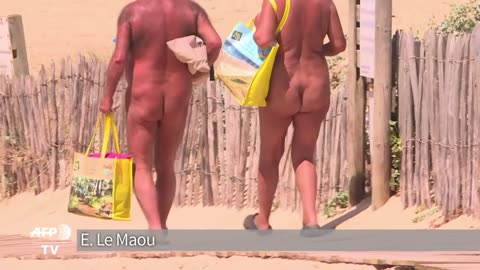 Tourisme naturiste: une clientèle plus jeune et plus familiale I AFP Reportage
