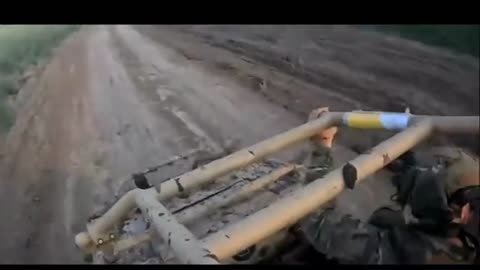 Ukrainian Soldiers Packed in Dune Buggy Manage to Deflect Incoming Drone(Incredible Footage)