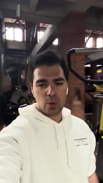 Hola From A Gym In Bogota