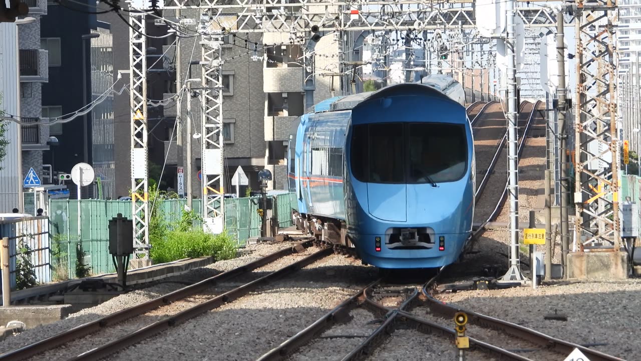 Odakyu MSE Romance car leaving the yard.