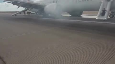 landing gear issue forces American Airlines flight to abort takeoff at DIA